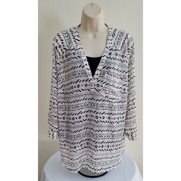 MAURICES Womens V-neck 3/4 sleeve Front pocket Graphic print Sheer Blouse-Sz 2X - Picture 1 of 7